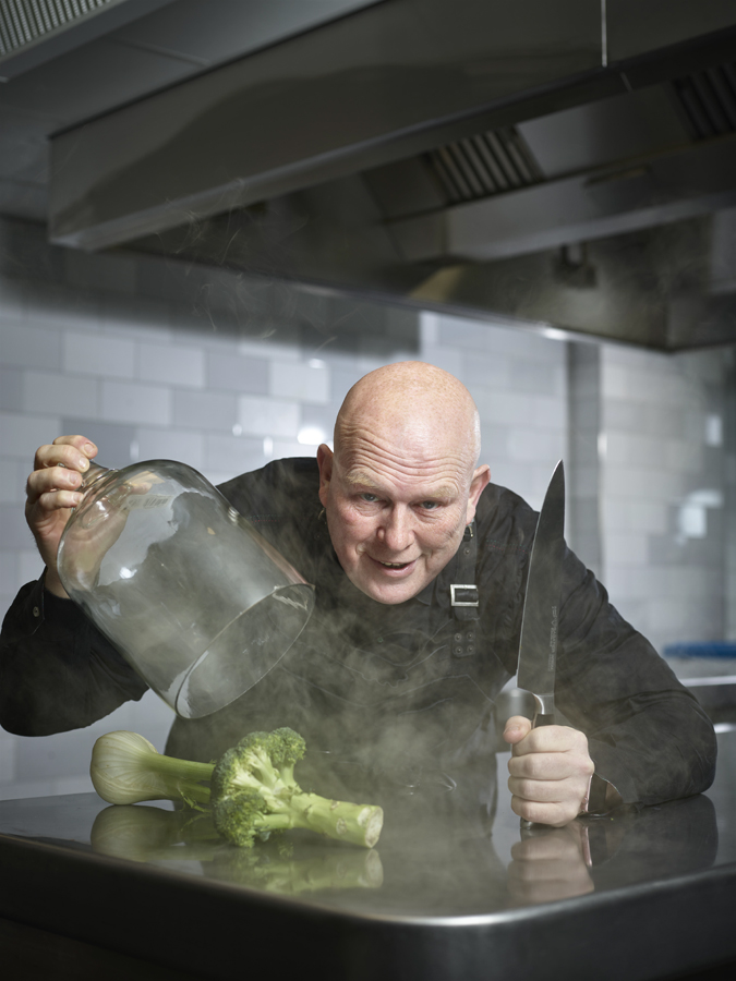 TV-kok Pierre Wind geeft demo Culinaire Dwarsheid in Veendam. Fotograaf: Merlijn Doomernik.