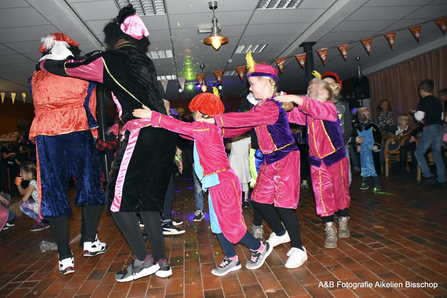 Fantastische Sinterklaas disco in Muntendam!